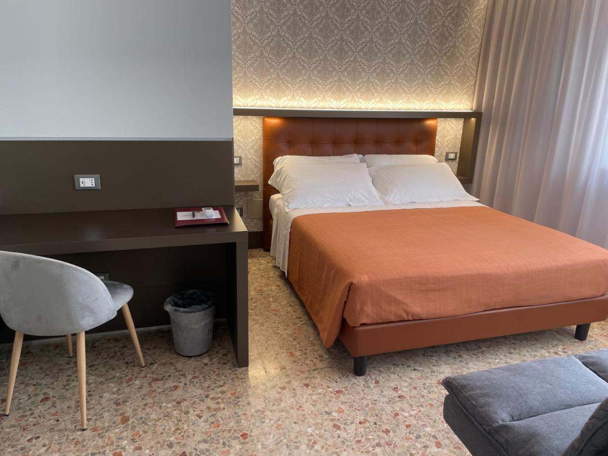 אודינה Hotel Quo Vadis מראה חיצוני תמונה