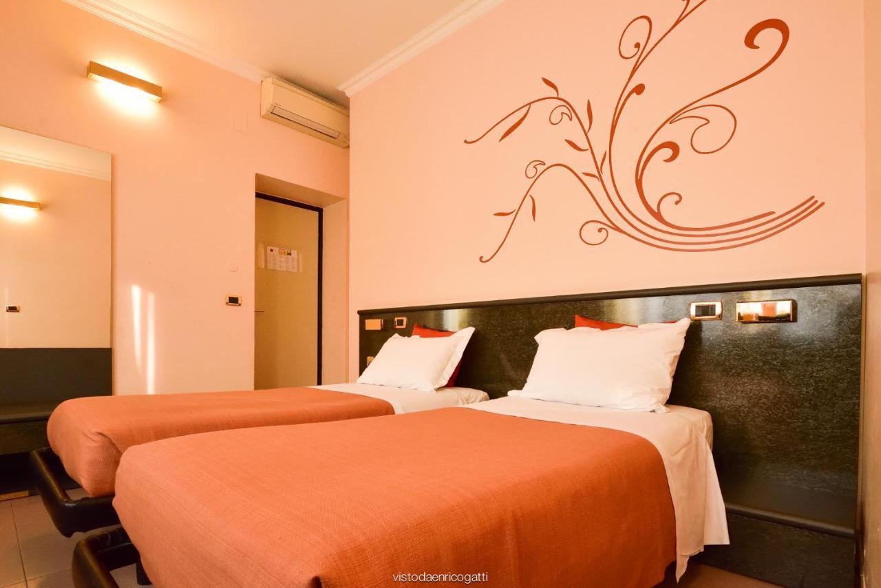 אודינה Hotel Quo Vadis מראה חיצוני תמונה