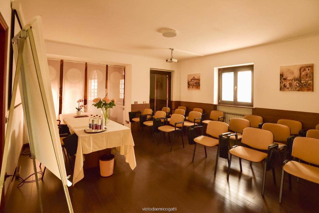 אודינה Hotel Quo Vadis מראה חיצוני תמונה